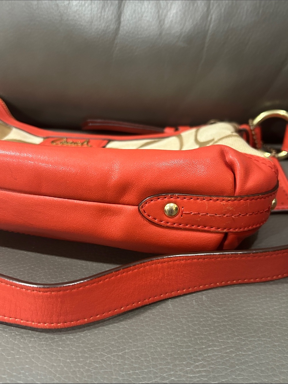 Coach Signature Hobo crossbody bag GUC - Picture 16 of 16